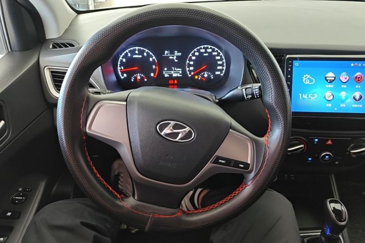 Used Hyundai Verna (new generation) 2016 1.4L Automatic Cool Edition GLS Steering Wheel