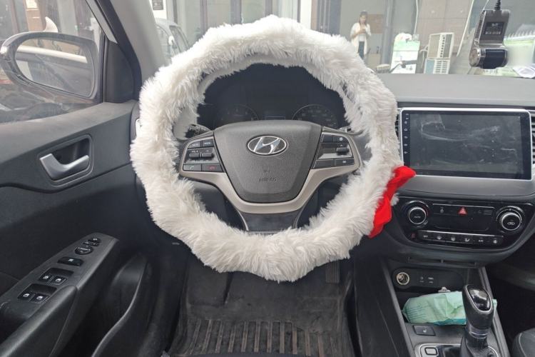 Used Hyundai Verna (new generation) 2016 1.6L Automatic Elite Edition TOP Steering Wheel