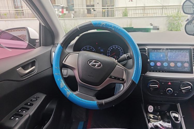 Used Hyundai Verna (new generation) 2016 1.4L Automatic Cool Edition GLS Steering Wheel