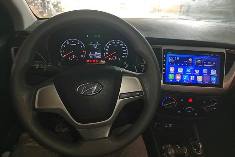 Used Hyundai Verna (new generation) 2016 1.4L Automatic Cool Edition GLS Steering Wheel