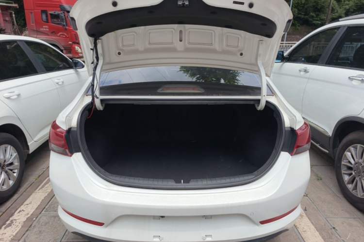 Used Hyundai Verna (new generation) 2016 1.4L Manual Cool Edition GLS Trunk