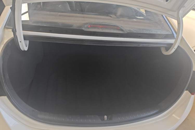 Used Hyundai Verna (new generation) 2016 1.4L Automatic Cool Edition GLS Trunk
