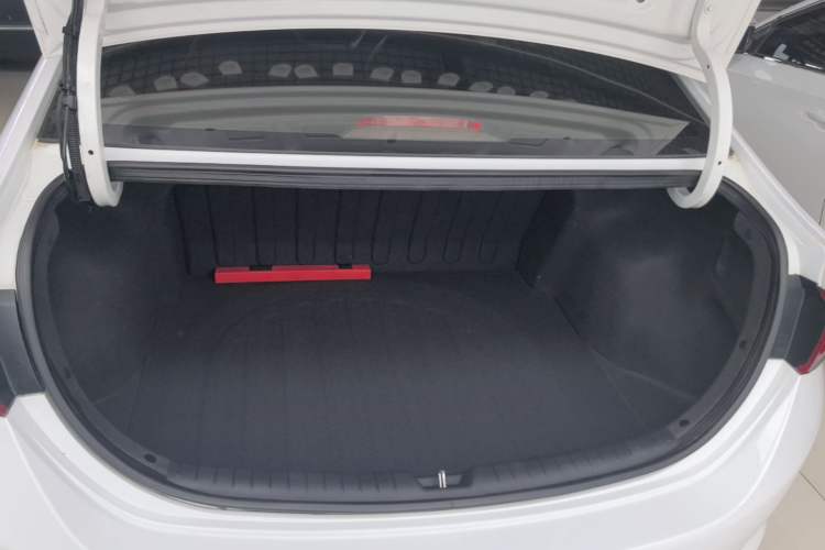 Used Hyundai Verna (new generation) 2016 1.4L Automatic Cool Edition GLS Trunk