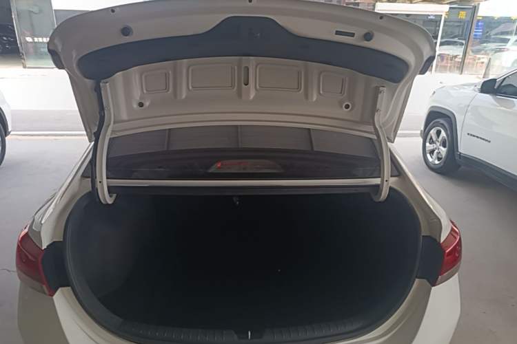 Used Hyundai Verna (new generation) 2016 1.4L Automatic Cool Edition GLS Trunk