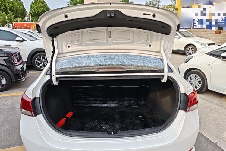 Used Hyundai Verna (new generation) 2016 1.4L Automatic Cool Edition GLS Trunk