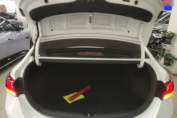 Used Hyundai Verna (new generation) 2016 1.4L Manual Cool Edition GLS Trunk