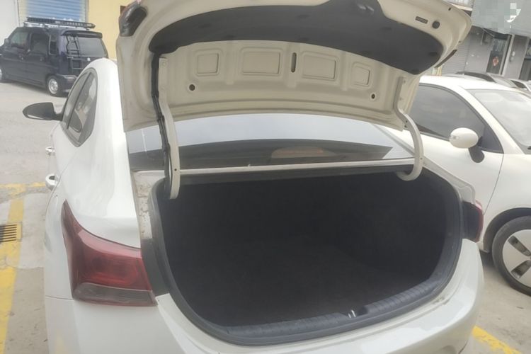 Used Hyundai Verna (new generation) 2016 1.4L Manual Cool Edition GLS Trunk