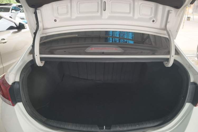 Used Hyundai Verna (new generation) 2016 1.4L Automatic Cool Edition GLS Trunk