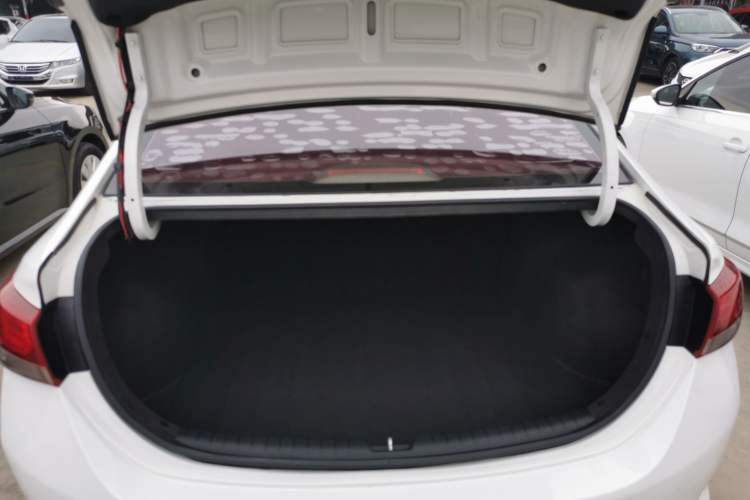 Used Hyundai Verna (new generation) 2016 1.4L Manual Cool Edition GLS Trunk