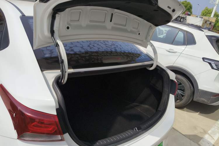 Used Hyundai Verna (new generation) 2016 1.4L Automatic Cool Edition GLS Trunk