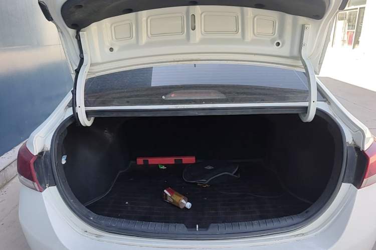 Used Hyundai Verna (new generation) 2016 1.4L Manual Cool Edition GLS Trunk