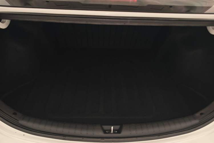 Used Hyundai Verna (new generation) 2016 1.4L Automatic Cool Edition GLS Trunk