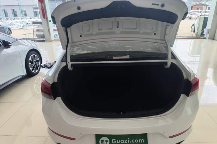 Used Hyundai Verna (new generation) 2016 1.4L Manual Cool Edition GLS Trunk