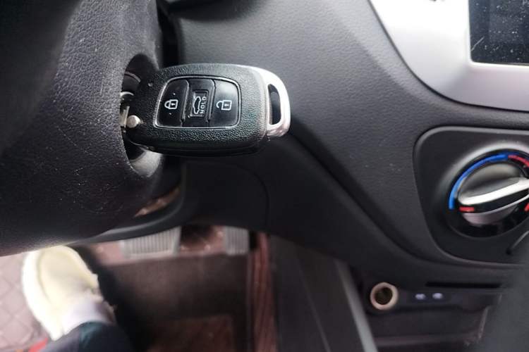 Used Hyundai Verna (new generation) 2016 1.4L Automatic Cool Edition GLS Vehicle Key