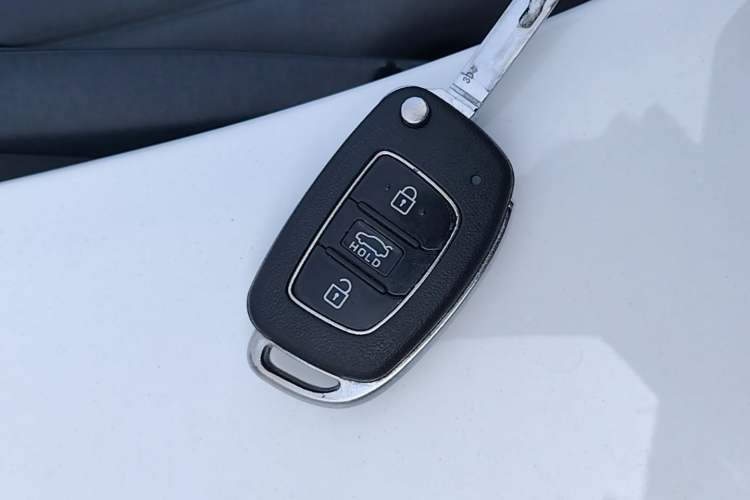 Used Hyundai Verna (new generation) 2016 1.4L Manual Cool Edition GLS Vehicle Key