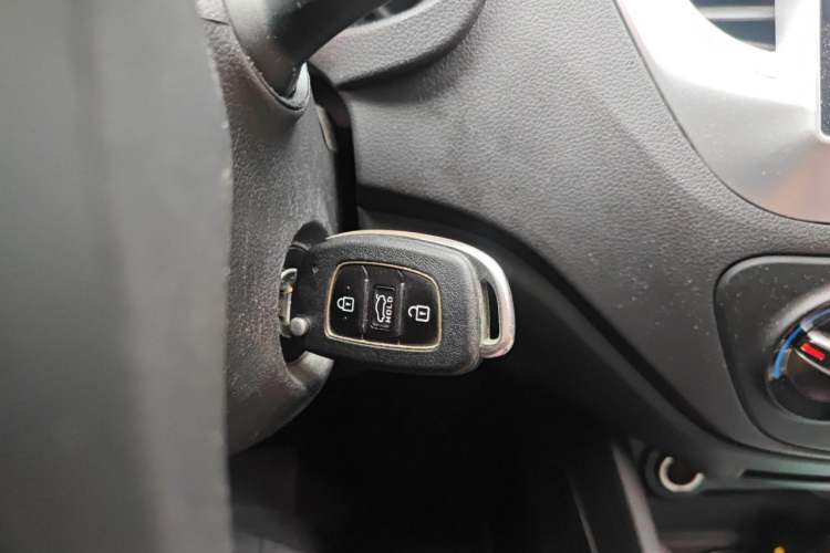 Used Hyundai Verna (new generation) 2016 1.4L Automatic Cool Edition GLS Vehicle Key
