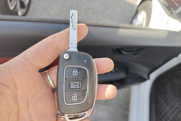Used Hyundai Verna (new generation) 2016 1.4L Manual Cool Edition GLS Vehicle Key
