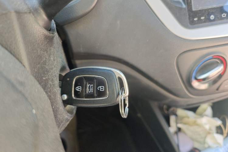 Used Hyundai Verna (new generation) 2016 1.4L Automatic Cool Edition GLS Vehicle Key