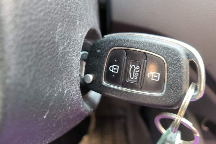 Used Hyundai Verna (new generation) 2016 1.4L Automatic Cool Edition GLS Vehicle Key