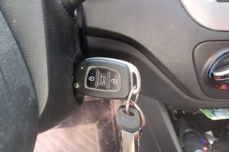 Used Hyundai Verna (new generation) 2016 1.4L Manual Cool Edition GLS Vehicle Key