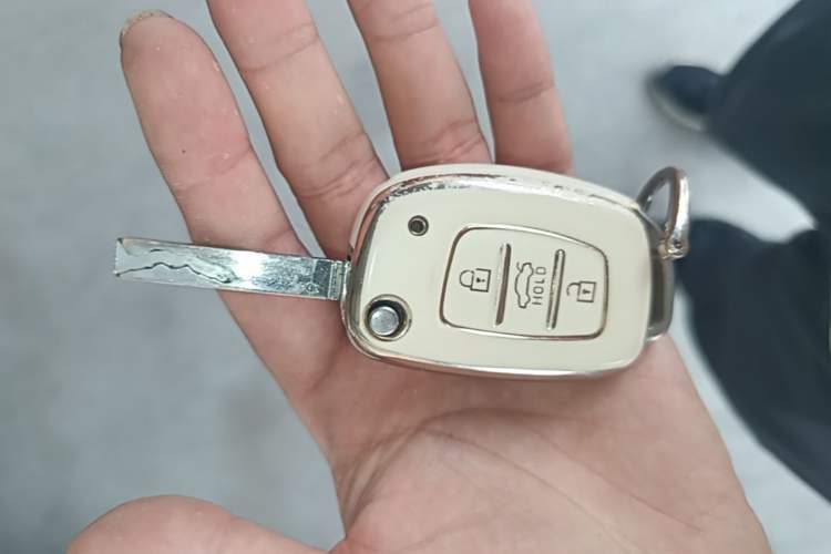 Used Hyundai Verna (new generation) 2016 1.4L Automatic Cool Edition GLS Vehicle Key