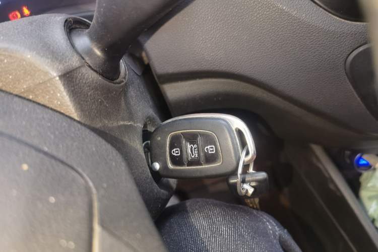 Used Hyundai Verna (new generation) 2016 1.4L Manual Cool Edition GLS Vehicle Key