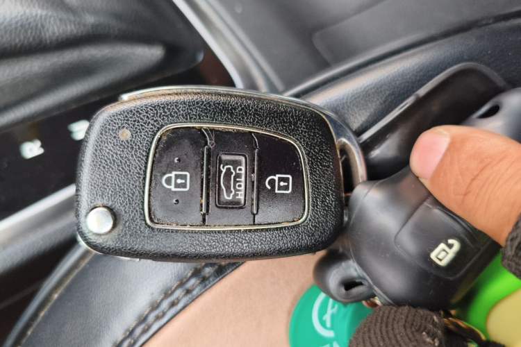 Used Hyundai Verna (new generation) 2016 1.4L Automatic Cool Edition GLS Vehicle Key