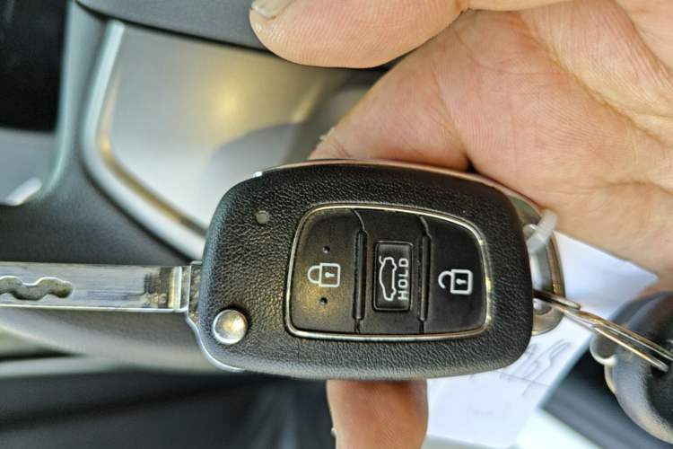 Used Hyundai Verna (new generation) 2016 1.4L Manual Cool Edition GLS Vehicle Key