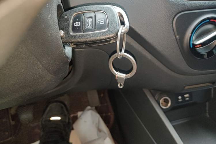 Used Hyundai Verna (new generation) 2016 1.4L Manual Cool Edition GLS Vehicle Key
