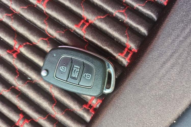 Used Hyundai Verna (new generation) 2016 1.4L Manual Cool Edition GLS Vehicle Key
