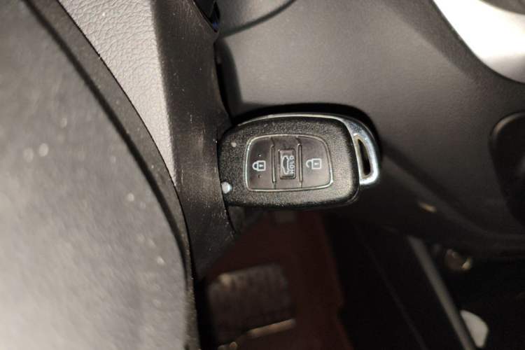 Used Hyundai Verna (new generation) 2016 1.4L Automatic Cool Edition GLS Vehicle Key