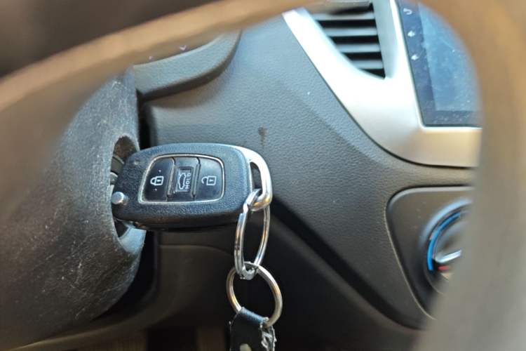 Used Hyundai Verna (new generation) 2016 1.4L Automatic Cool Edition GLS Vehicle Key