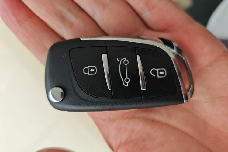 Used Hyundai Verna (new generation) 2016 1.4L Automatic Cool Edition GLS Vehicle Key