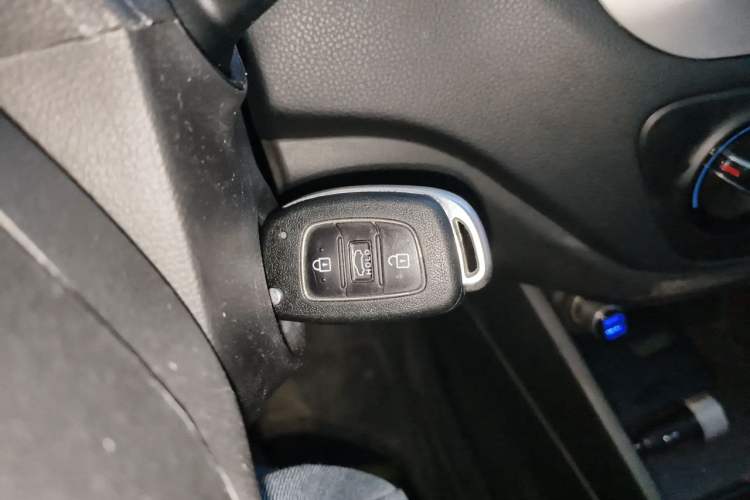 Used Hyundai Verna (new generation) 2016 1.4L Manual Cool Edition GLS Vehicle Key