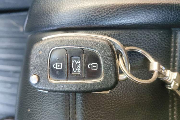 Used Hyundai Verna (new generation) 2016 1.4L Automatic Cool Edition GLS Vehicle Key