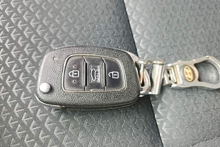 Used Hyundai Verna (new generation) 2016 1.4L Manual Cool Edition GLS Vehicle Key