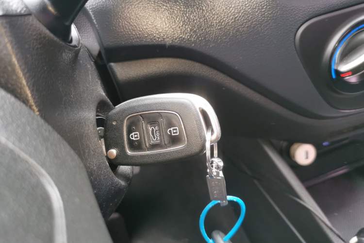 Used Hyundai Verna (new generation) 2016 1.4L Manual Cool Edition GLS Vehicle Key