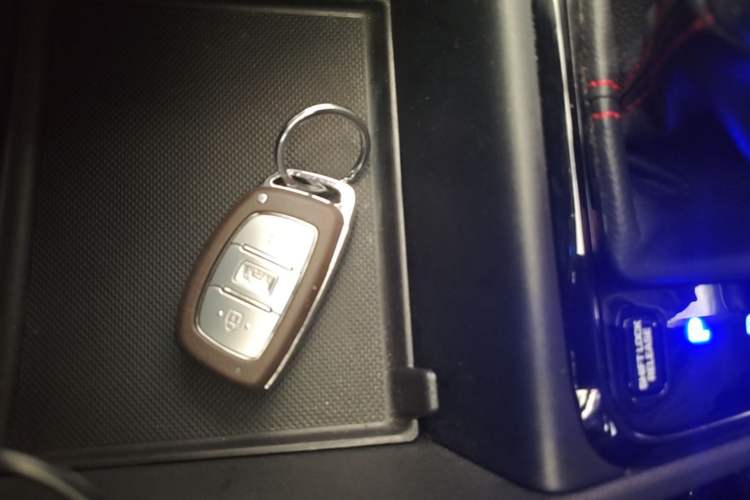 Used Hyundai Verna (new generation) 2016 1.4L Automatic Sport Edition Vehicle Key