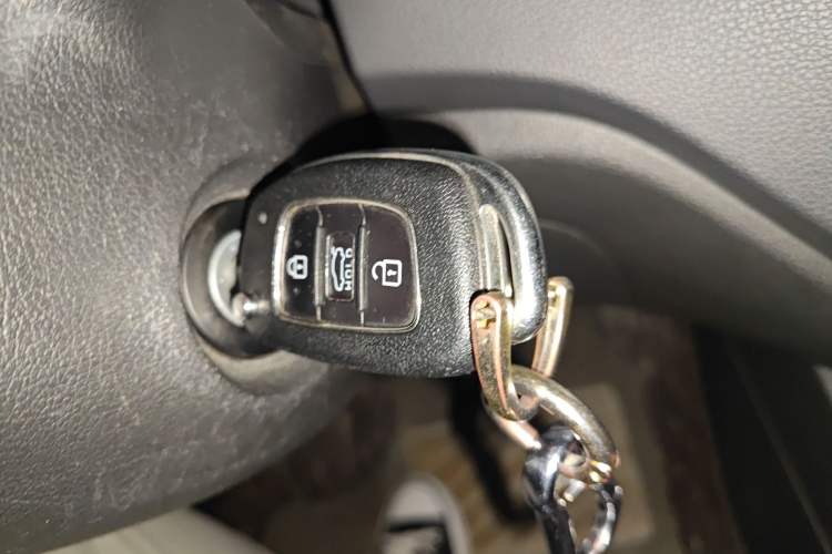 Used Hyundai Verna (new generation) 2016 1.4L Manual Cool Edition GLS Vehicle Key