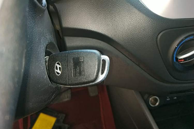 Used Hyundai Verna (new generation) 2016 1.4L Automatic Cool Edition GLS Vehicle Key