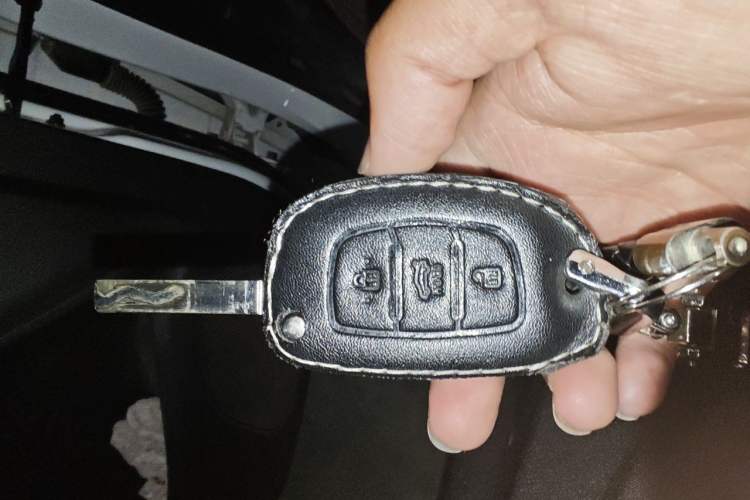 Used Hyundai Verna (new generation) 2016 1.4L Manual Cool Edition GLS Vehicle Key