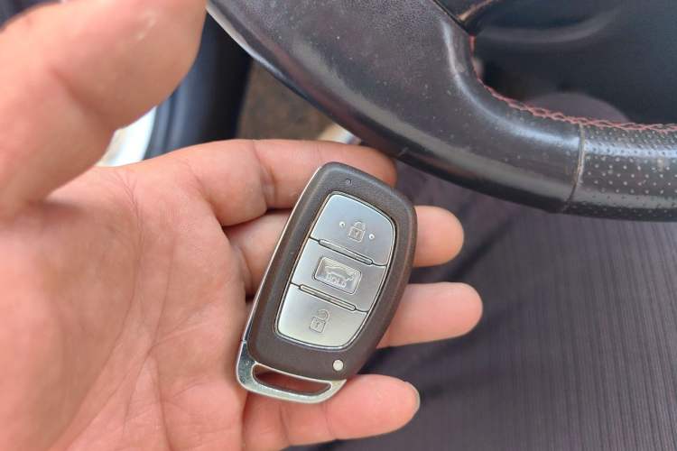 Used Hyundai Verna (new generation) 2016 1.4L Automatic Sport Edition Vehicle Key