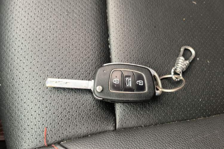 Used Hyundai Verna (new generation) 2016 1.4L Manual Cool Edition GLS Vehicle Key
