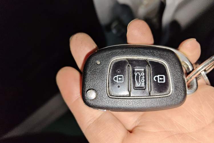Used Hyundai Verna (new generation) 2016 1.4L Automatic Cool Edition GLS Vehicle Key