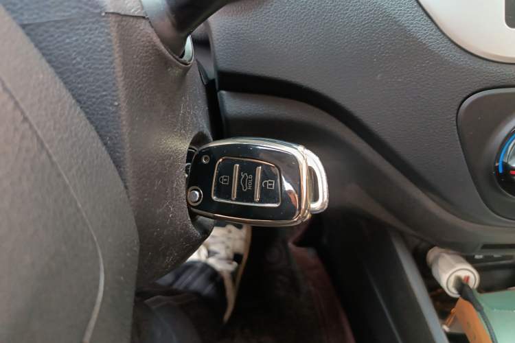 Used Hyundai Verna (new generation) 2016 1.4L Automatic Cool Edition GLS Vehicle Key