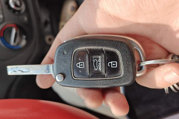 Used Hyundai Verna (new generation) 2016 1.4L Manual Cool Edition GLS Vehicle Key