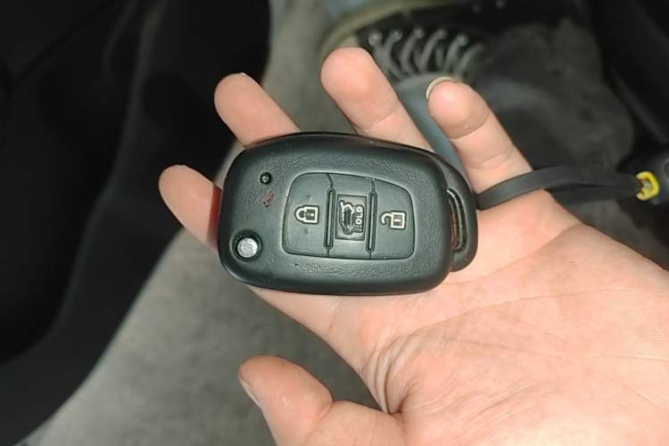 Used Hyundai Verna (new generation) 2016 1.4L Automatic Cool Edition GLS Vehicle Key