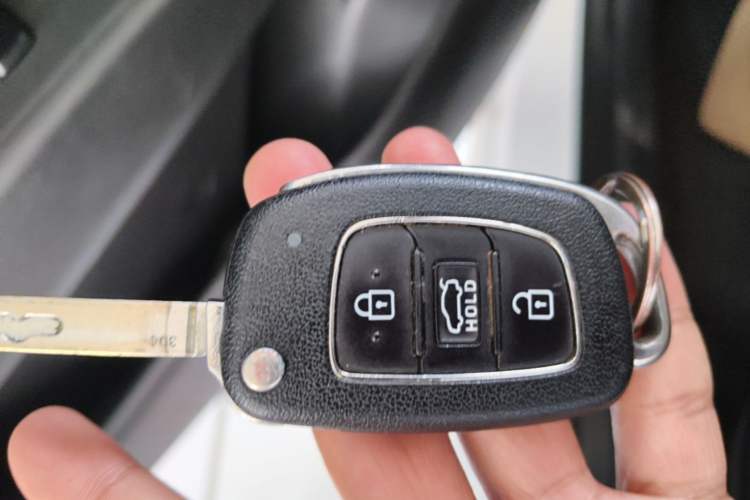 Used Hyundai Verna (new generation) 2016 1.4L Automatic Cool Edition GLS Vehicle Key