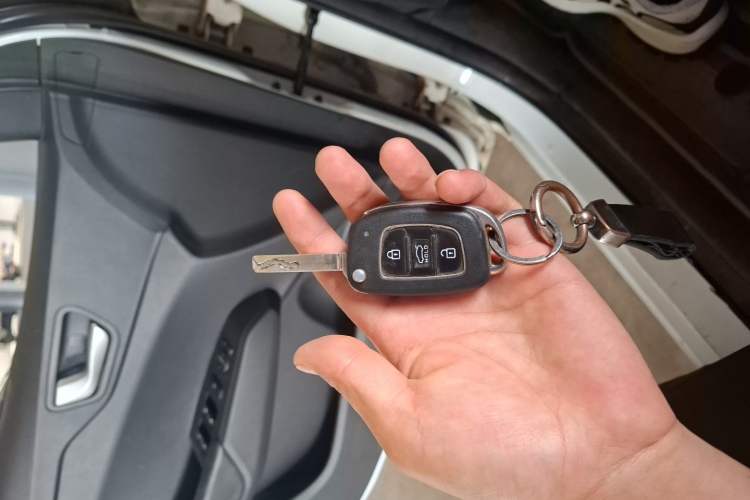 Used Hyundai Verna (new generation) 2016 1.4L Manual Cool Edition GLS Vehicle Key