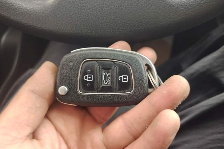 Used Hyundai Verna (new generation) 2016 1.4L Manual Cool Edition GLS Vehicle Key